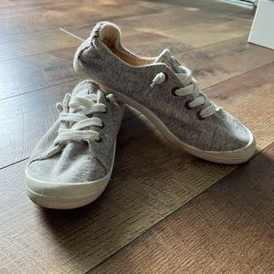roxy slip on gray shoes